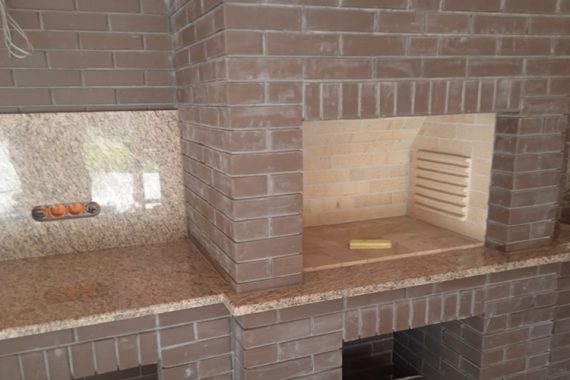 Стільниця в Барбекю з Бразильського Граніту "Ornamental Yellow" 4 stoleshnycza v barbekyu yz brazylskogo granyta ornamental elou 1 Стільниця в Барбекю з Бразильського Граніту "Ornamental Yellow"