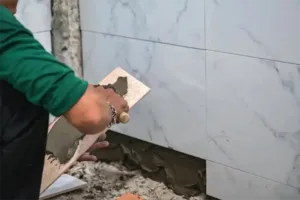 Монтаж мрамора на стену